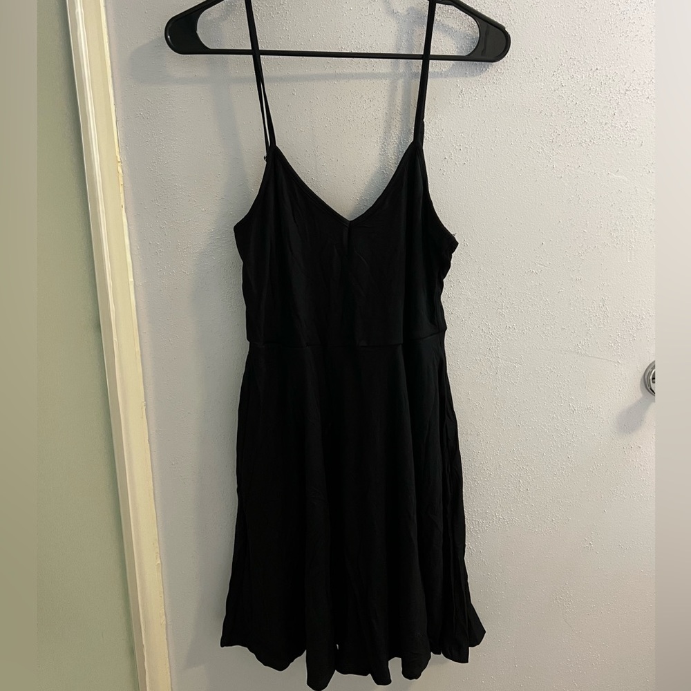 NWT women’s Verdusa black skater dress size medium